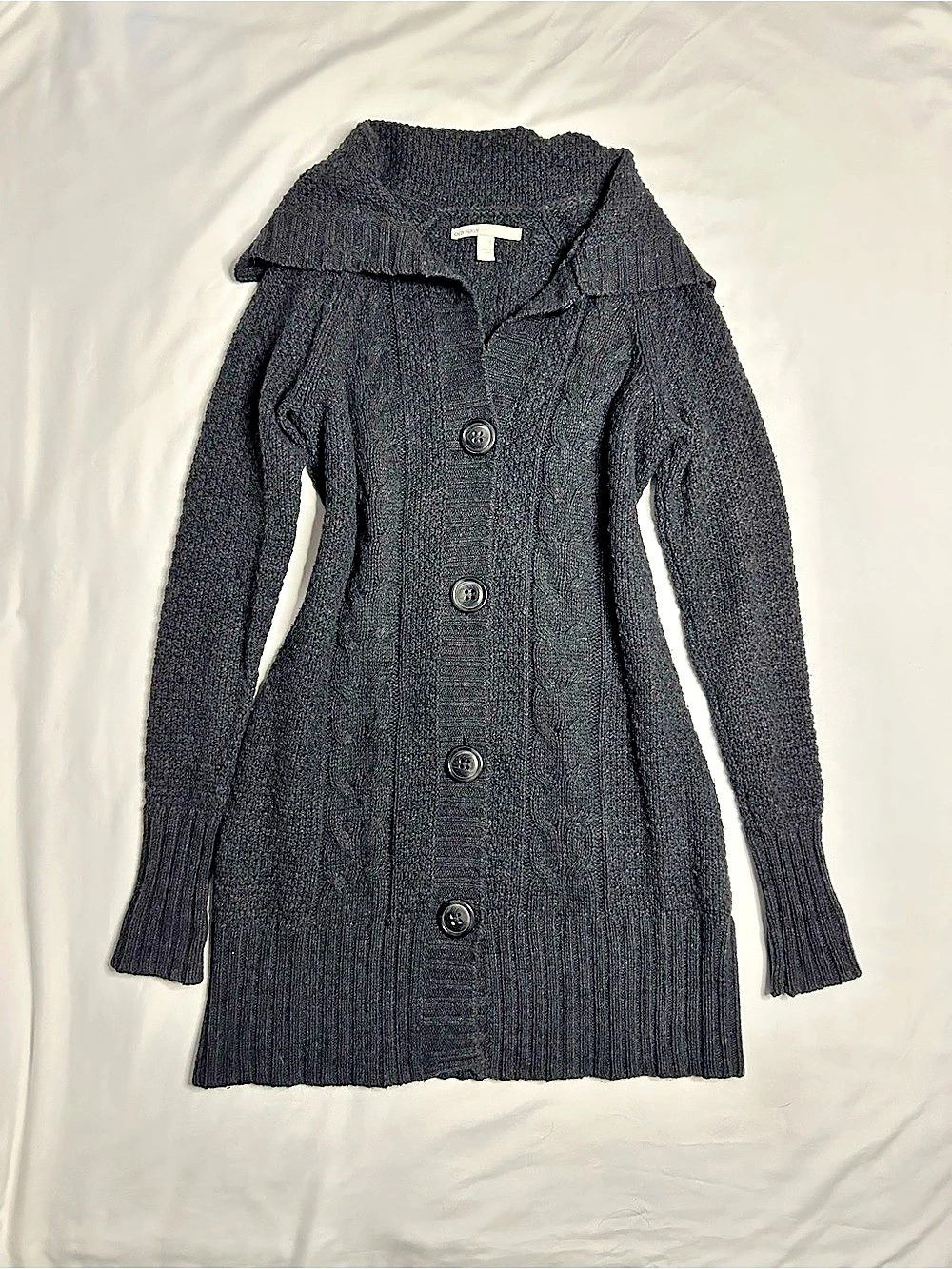 2009 Old Navy dark gray cable knit button down sweater with collar